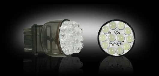 3156 Unidirectional Wedge 12 LED Bulb in White - Image 2