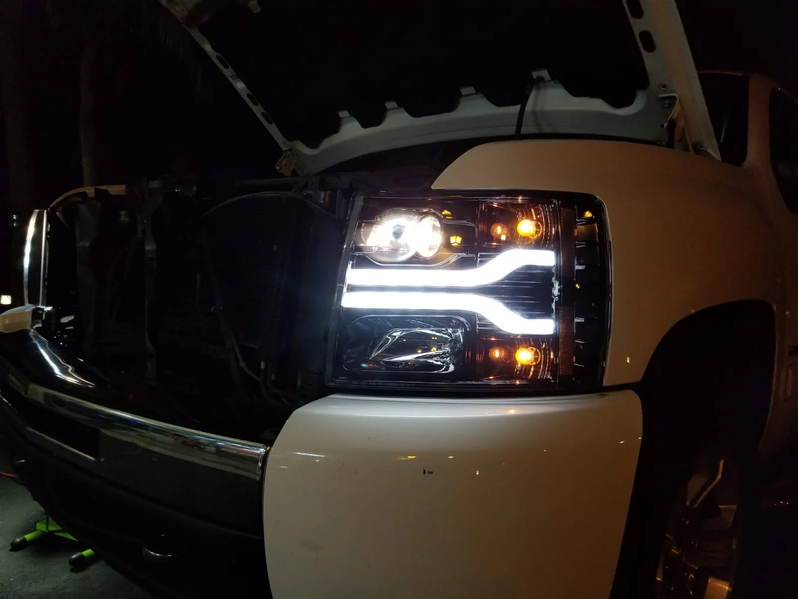 Chevrolet Silverado 07-13 (2nd Gen Single-Wheel 1500/2500/3500) Projector Headlights OLED Halos DRL - Multiple Styles - Image 8