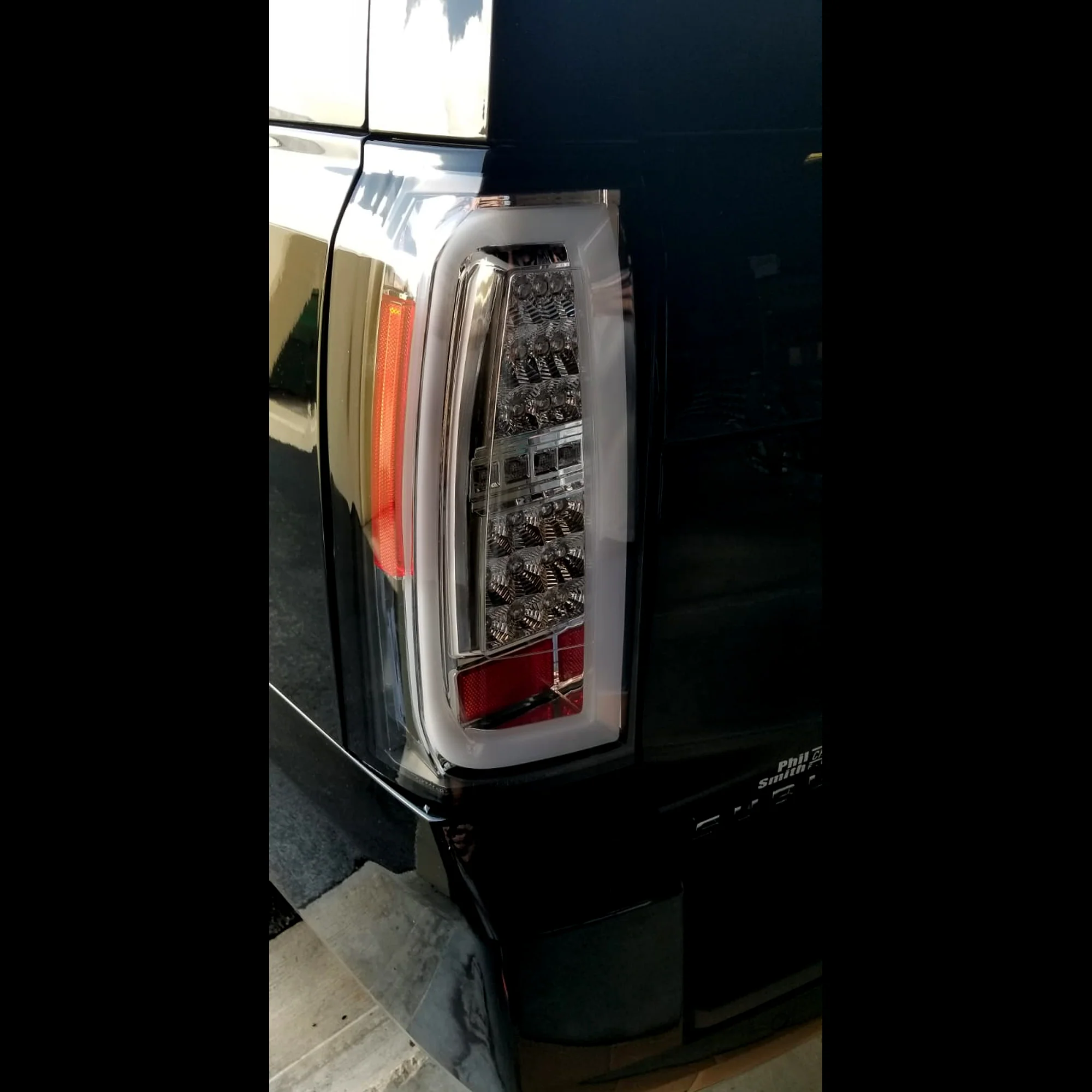 Chevy Tahoe & Suburban 15-20 OLED Bar Tail Lights OLED in Clear - Image 3