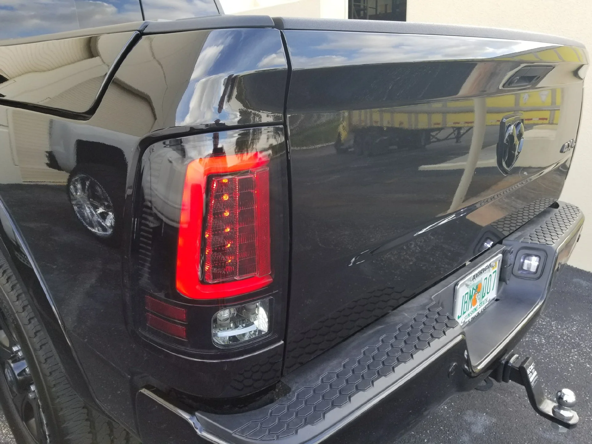 Dodge RAM 1500 13-18 Ultra Bright OLED Tail Lights (Replaces Factory LED Only) - Multiple Lens - Image 2