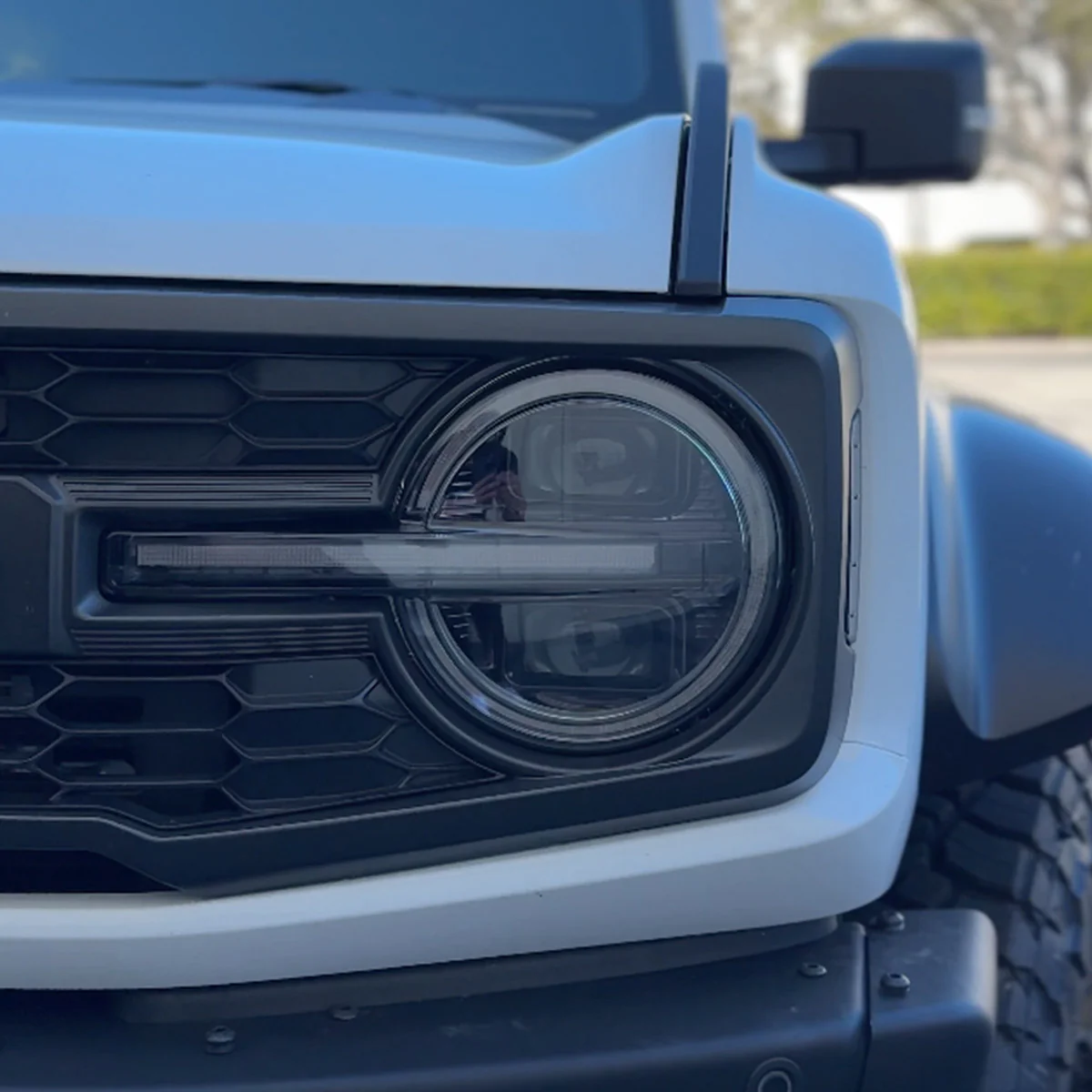 Ford Bronco 21-25 LED Projector Headlights w/ Ultra High Power LED High/Low Beams & White OLED DRL w/ Start-Up Lighting Sequence & Scanning Amber LED Turn Signals - Smoked / Black - Image 13