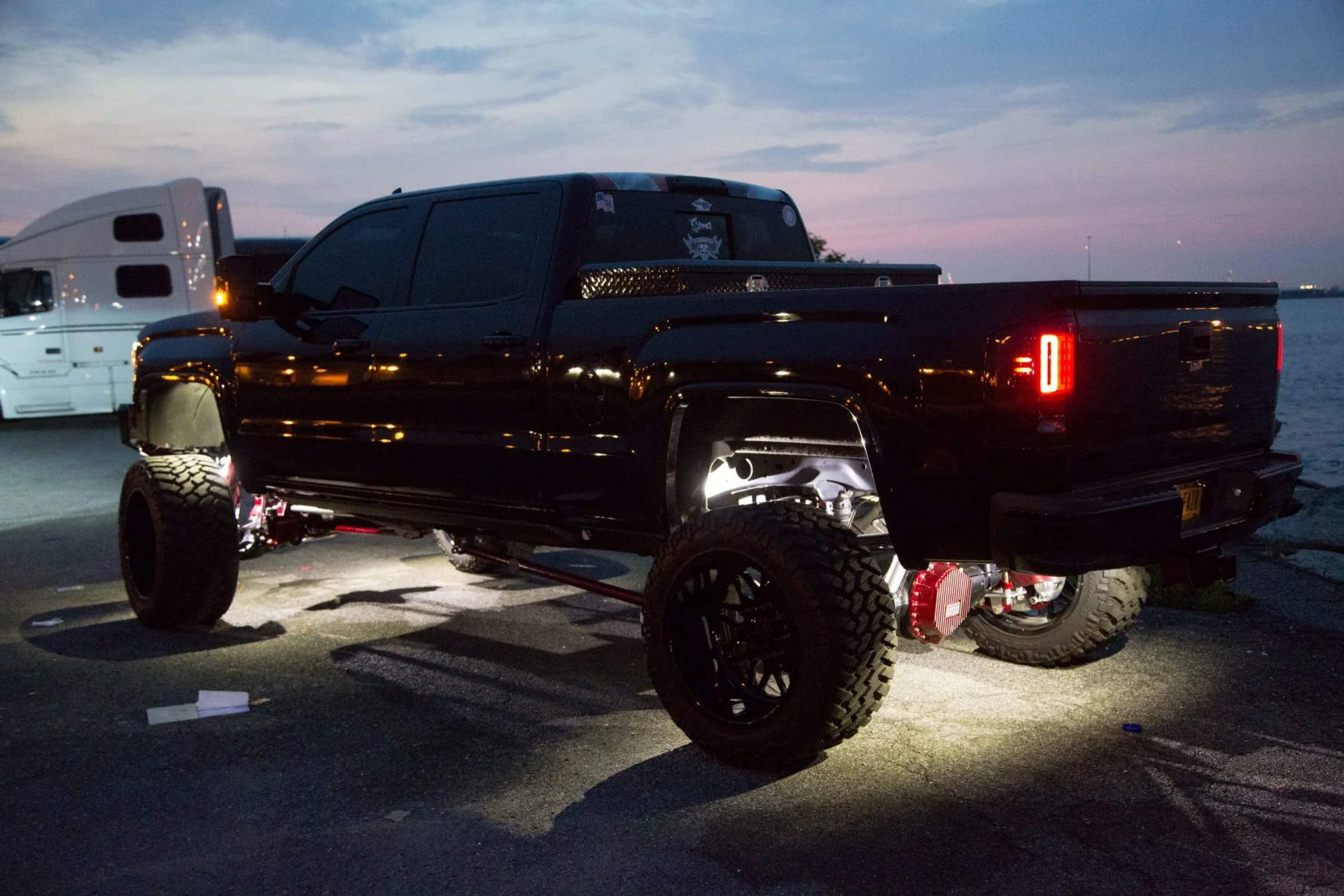 GMC Sierra 1500 14-18 Ultra Bright OLED Tail Lights (3rd Gen w/ Factory Halogen Style) - Multiple Lens - Image 7