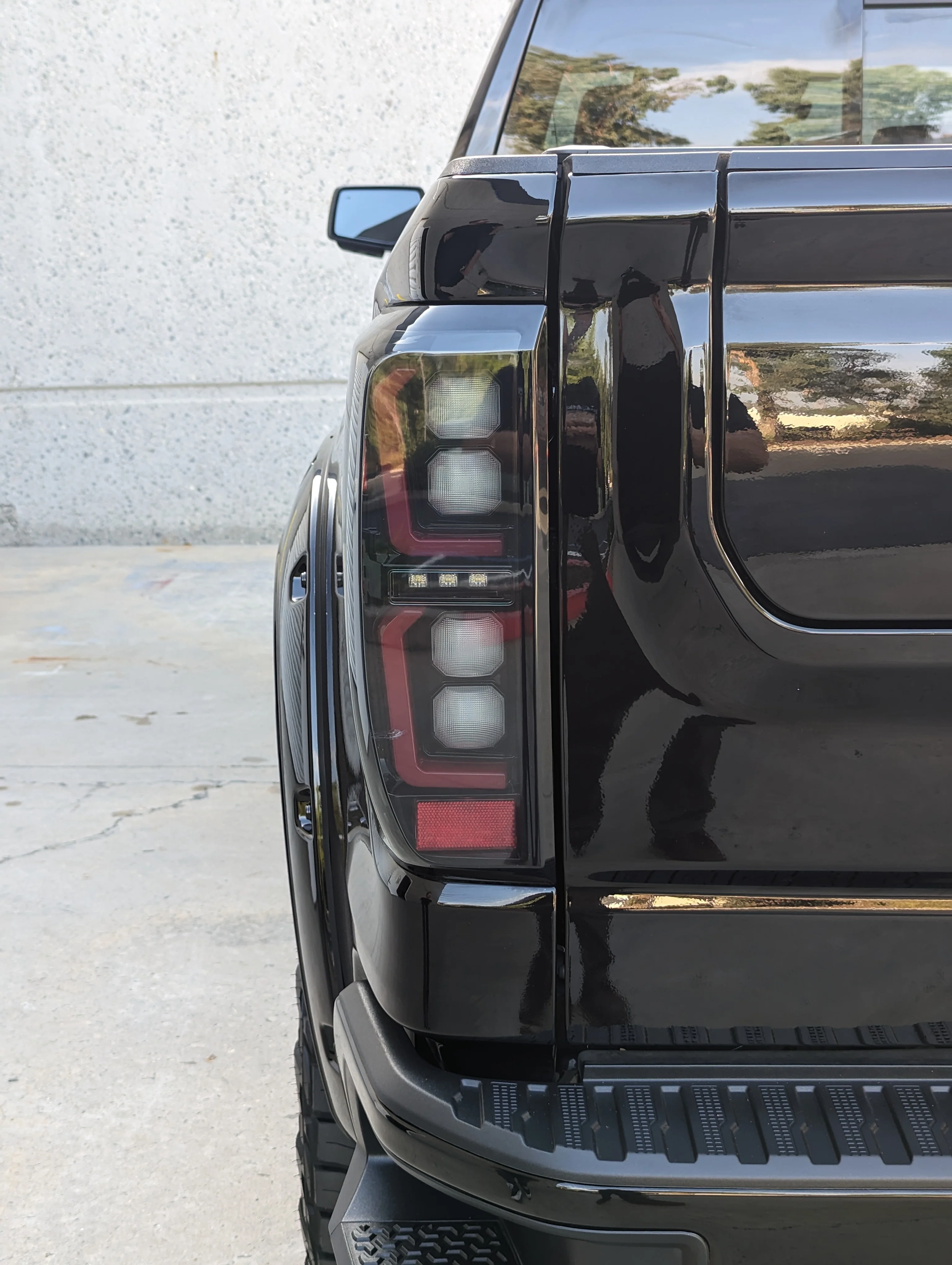 GMC Sierra 2500/3500 20-23 Ultra Bright OLED Tail Lights (Replaces Factory/OEM LED Tail Lights Only) - Multiple Lens - Image 18